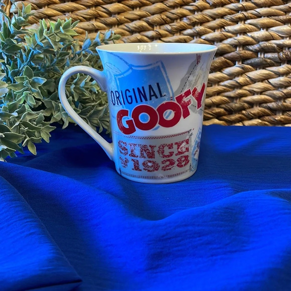 Disney Goofy coffee mug approximately 12oz excellent condition - Picture 2 of 6